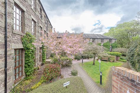 Springbank Gardens .